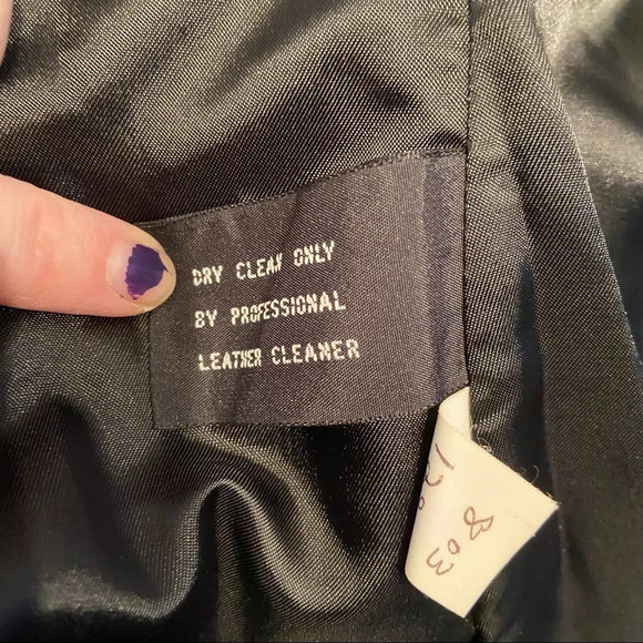Jones New‎ York women’s black leather jacket in  size medium - Picture 8 of 10